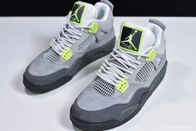 Jordan Air Neon CT5342-007 SE 4 0521